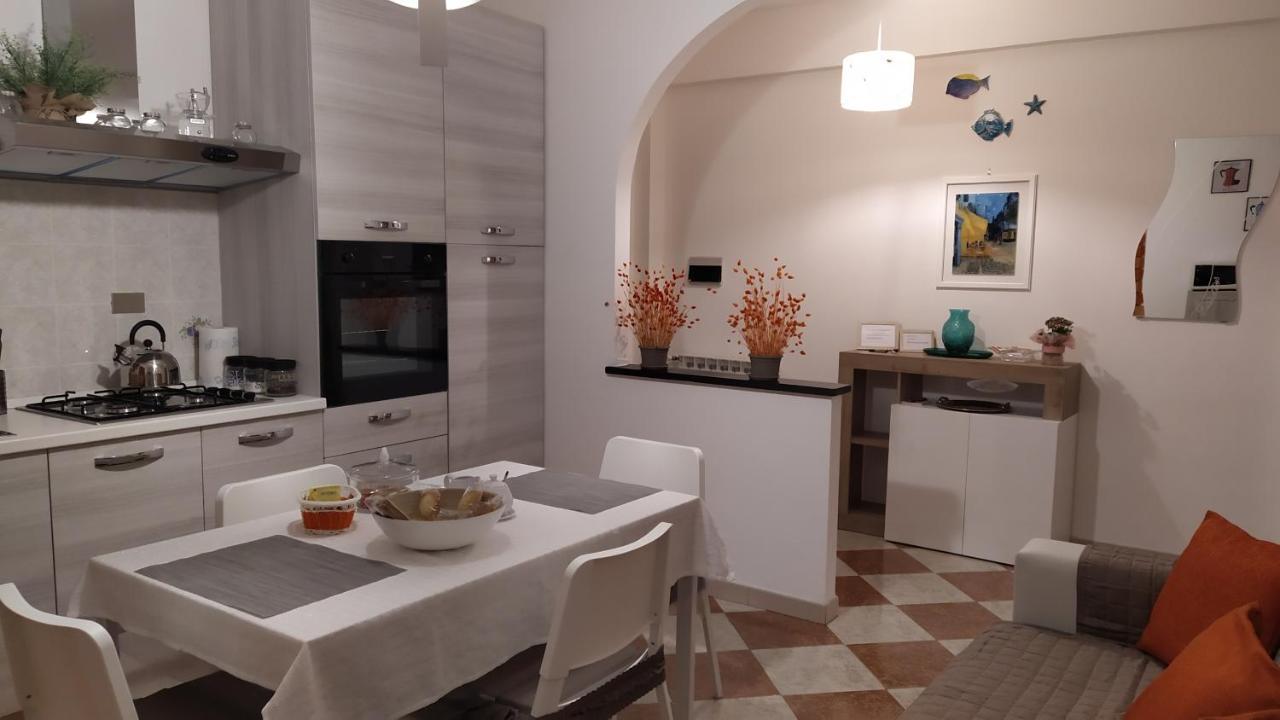 דירות Carasco La Casa Dell'Arco מראה חיצוני תמונה