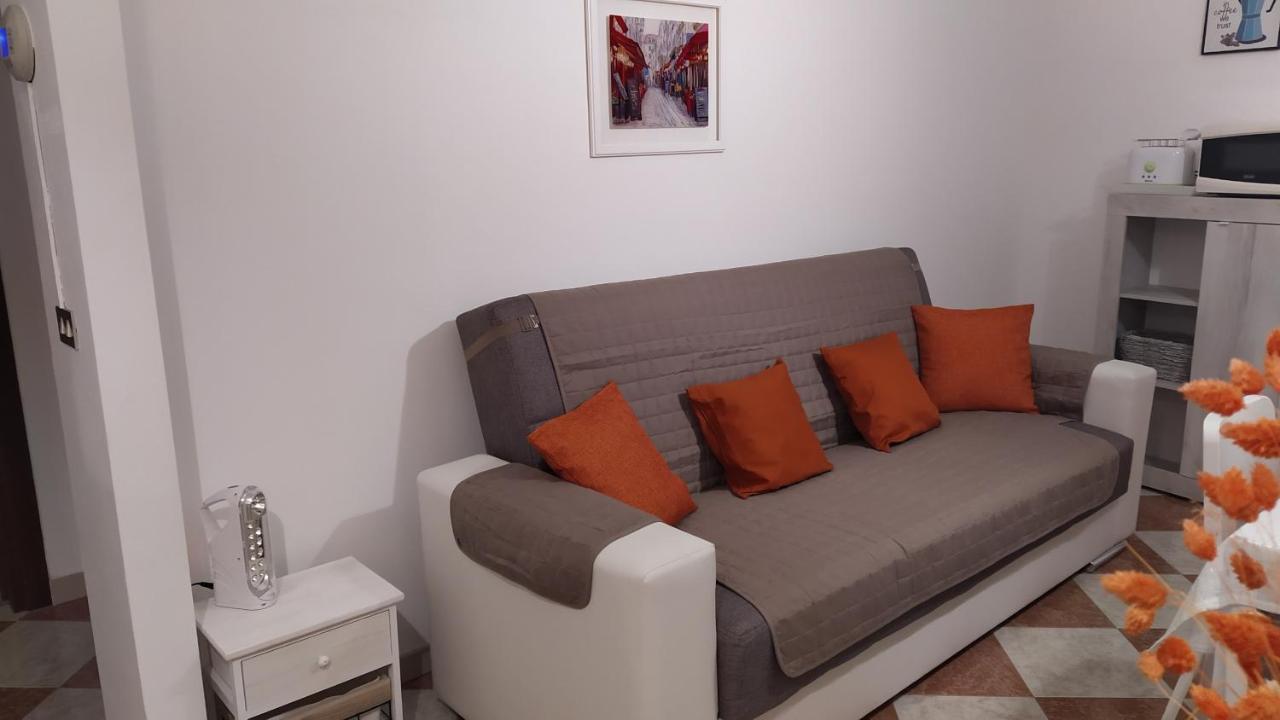 דירות Carasco La Casa Dell'Arco מראה חיצוני תמונה