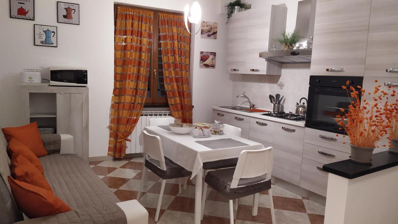 דירות Carasco La Casa Dell'Arco מראה חיצוני תמונה