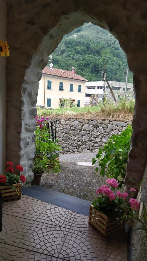 דירות Carasco La Casa Dell'Arco מראה חיצוני תמונה