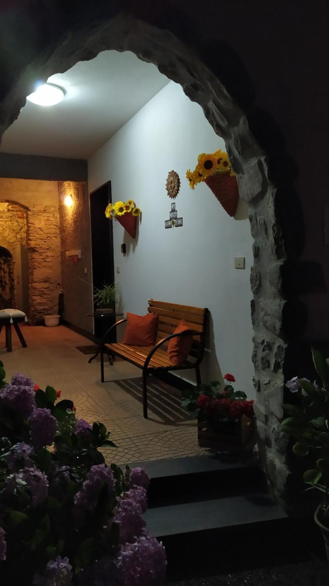 דירות Carasco La Casa Dell'Arco מראה חיצוני תמונה
